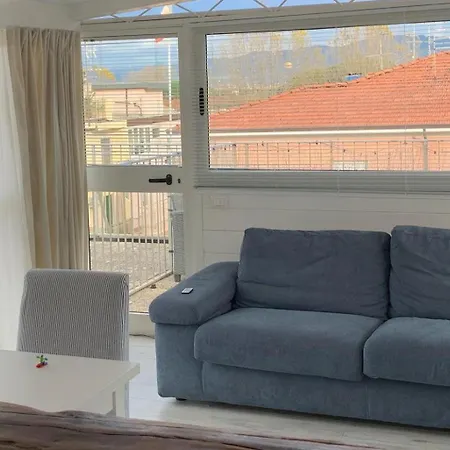 Appartamento Cosy With Terrace View In Sarzana Italy