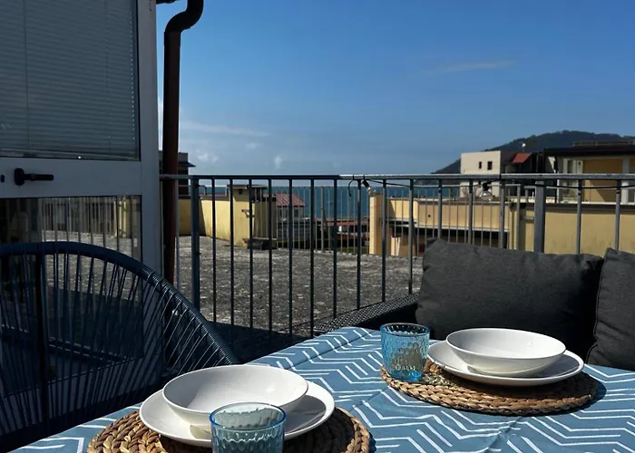 Cosy With Terrace View In Sarzana Italy شقة *